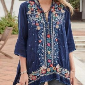 Johnny Was Blue Embroidered Red Floral Scallop Stitch Yellow Top Medium